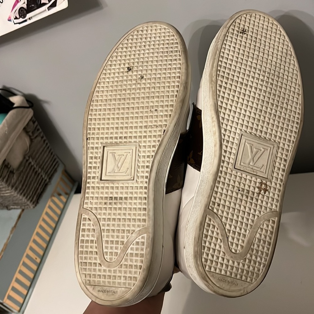Louis Vuitton Sneakers - Picture 6 of 6